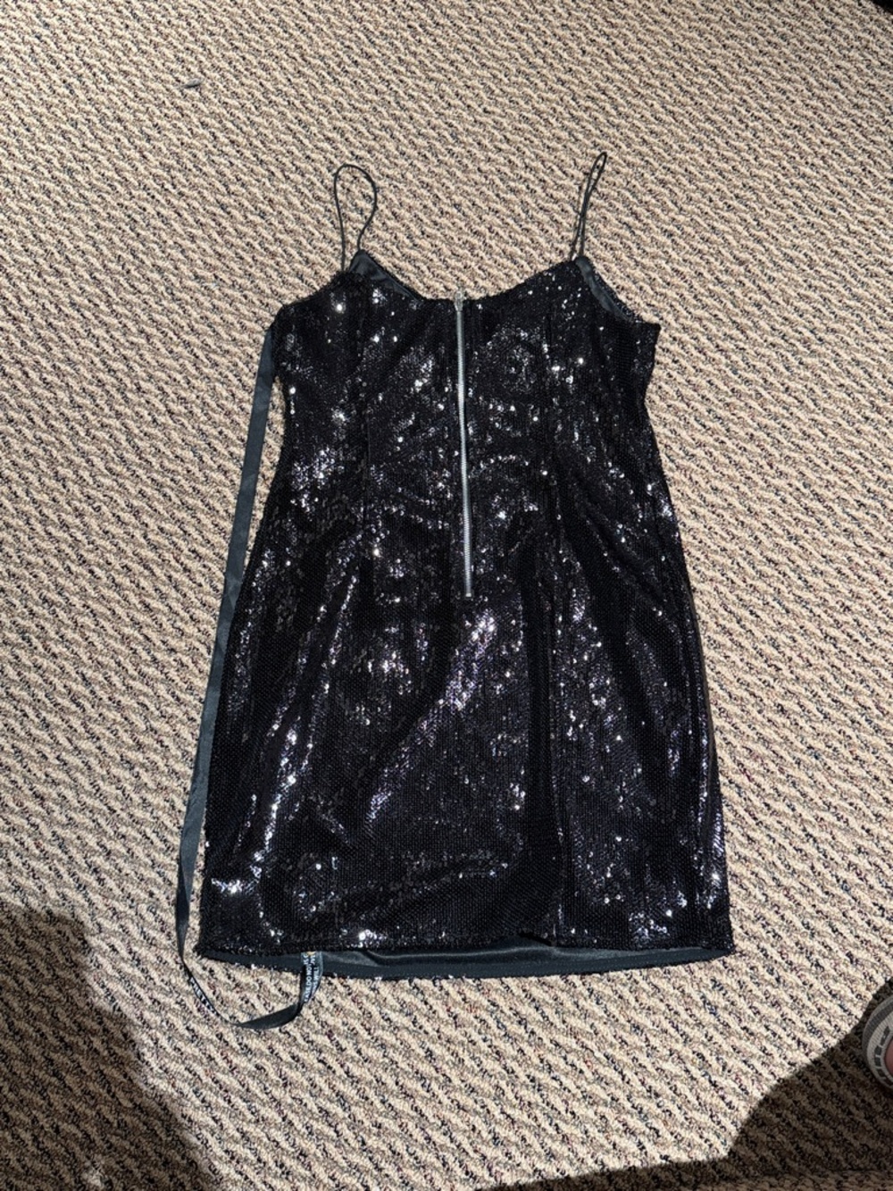 NWT pretty little thing black sequin dress - Picture 6 of 7